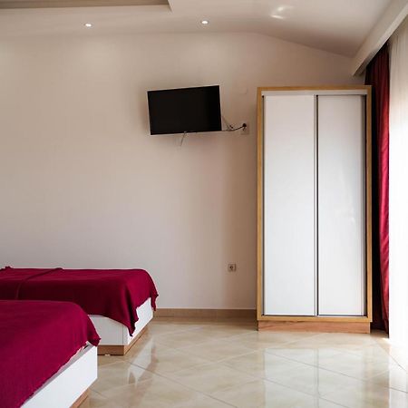 Apartments Villa Egzon Ülgün Dış mekan fotoğraf