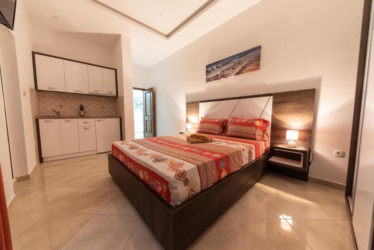 Apartments Villa Egzon Ülgün Dış mekan fotoğraf