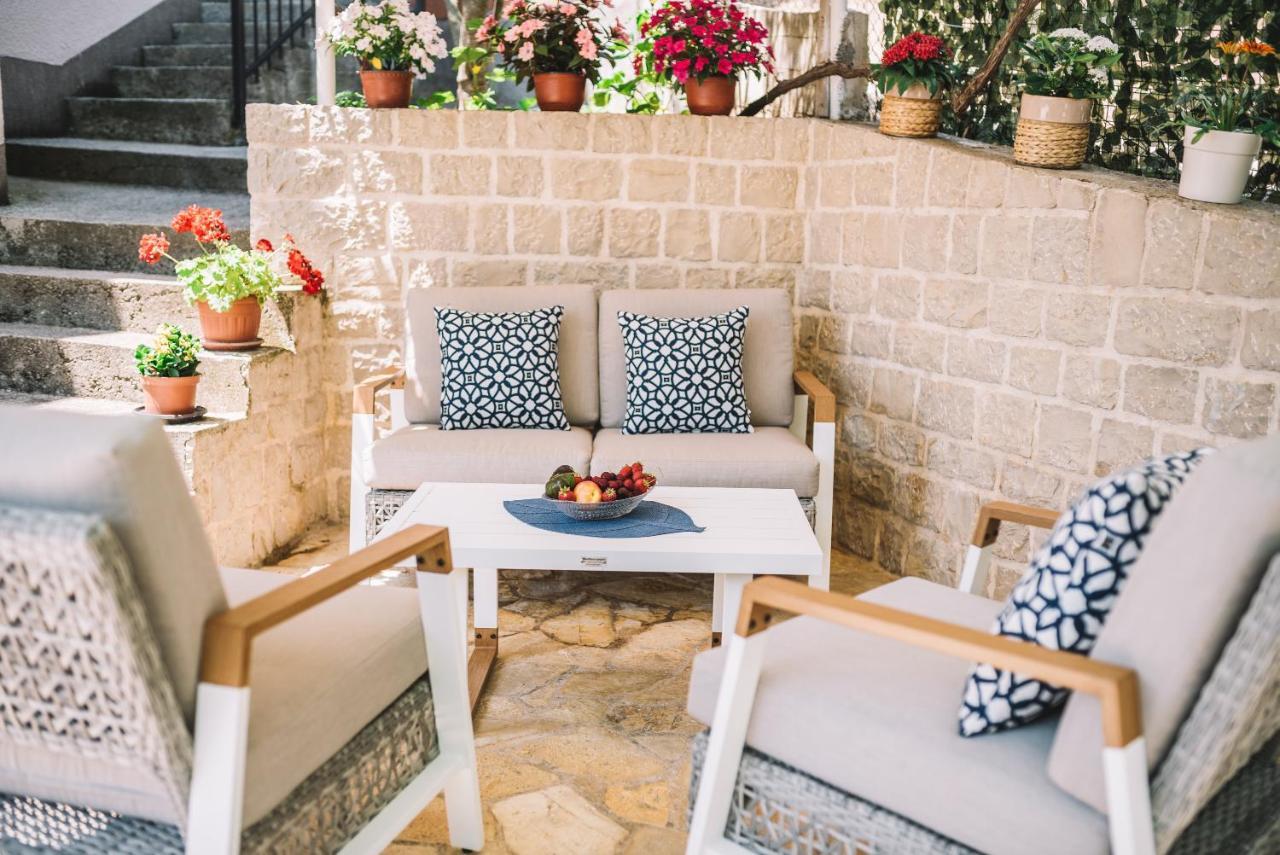 Apartments Villa Egzon Ülgün Dış mekan fotoğraf