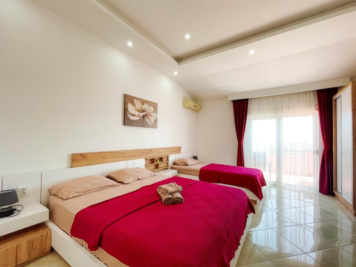 Apartments Villa Egzon Ülgün Dış mekan fotoğraf